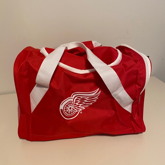 Other - 🍇3/$12 Detroit Red Wings Duffel